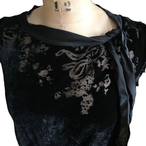 Vintage burnt velvet black midi frilly dress with flowy sleeves - Picture 16 of 16